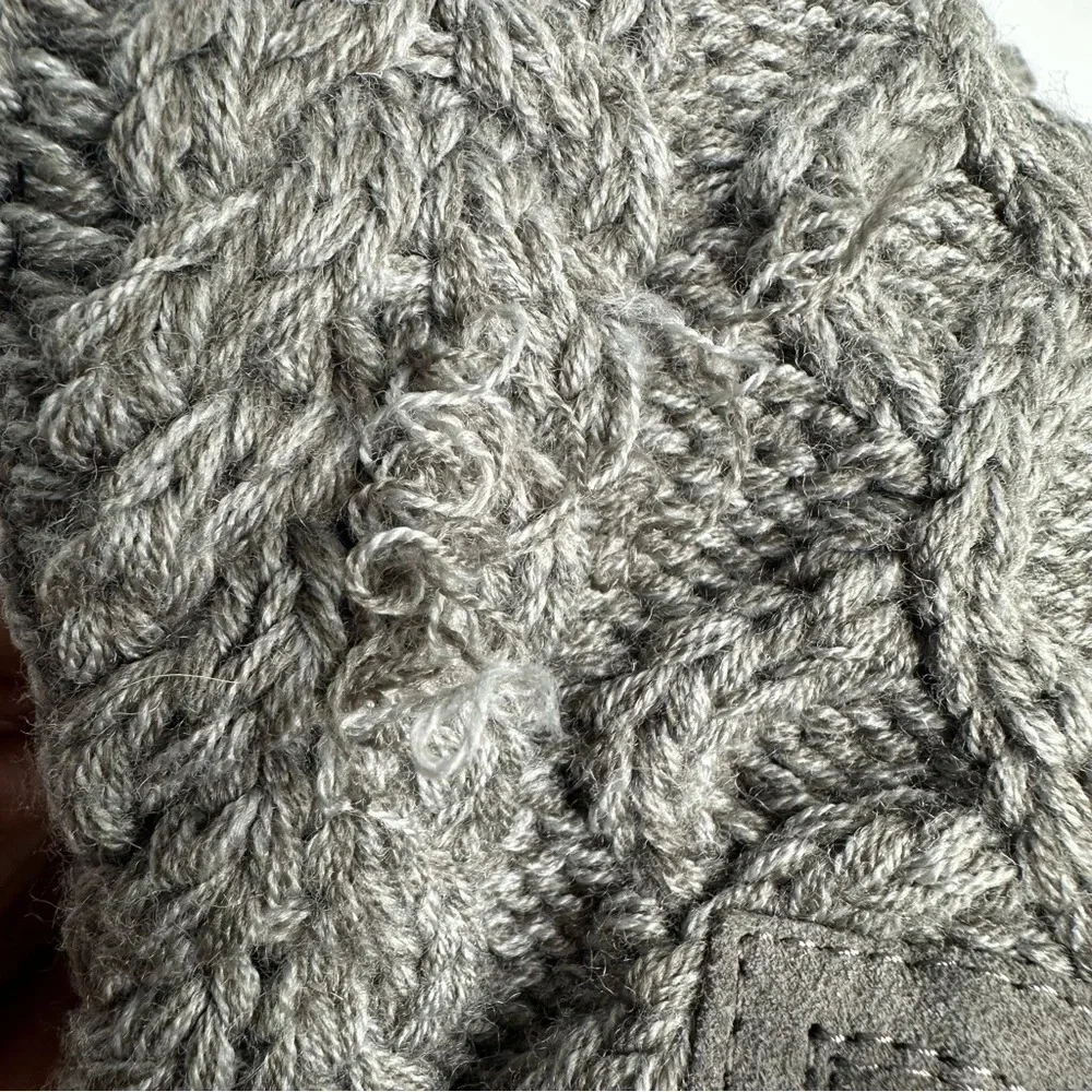 UGG Kids' Classic Cable Knit Water Resistant Boot in Grey Sz: 3